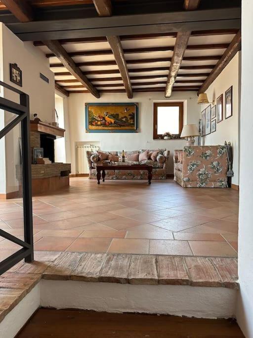 Residenza Montelago Тревиняно Романо Екстериор снимка