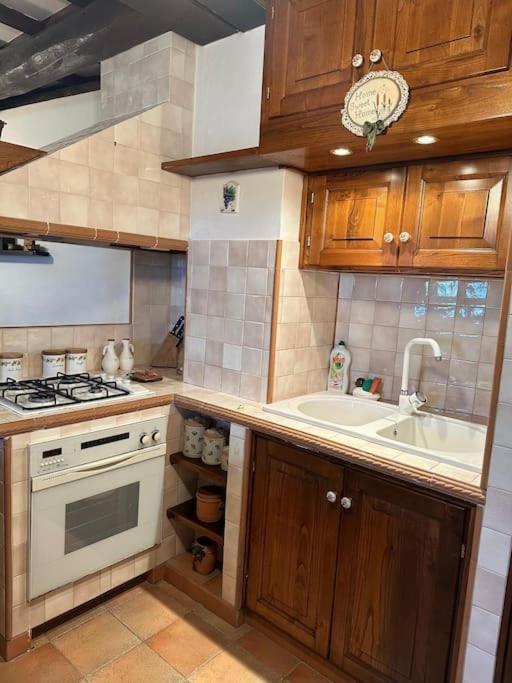 Residenza Montelago Тревиняно Романо Екстериор снимка